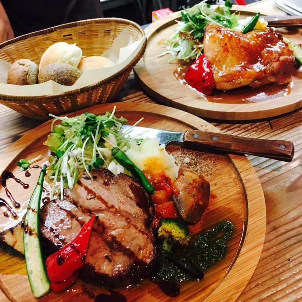 中城湾を眺望する レストラン ダイニングbar イタリア食堂 Hantabaruハンタバール 沖縄県中頭郡中城村