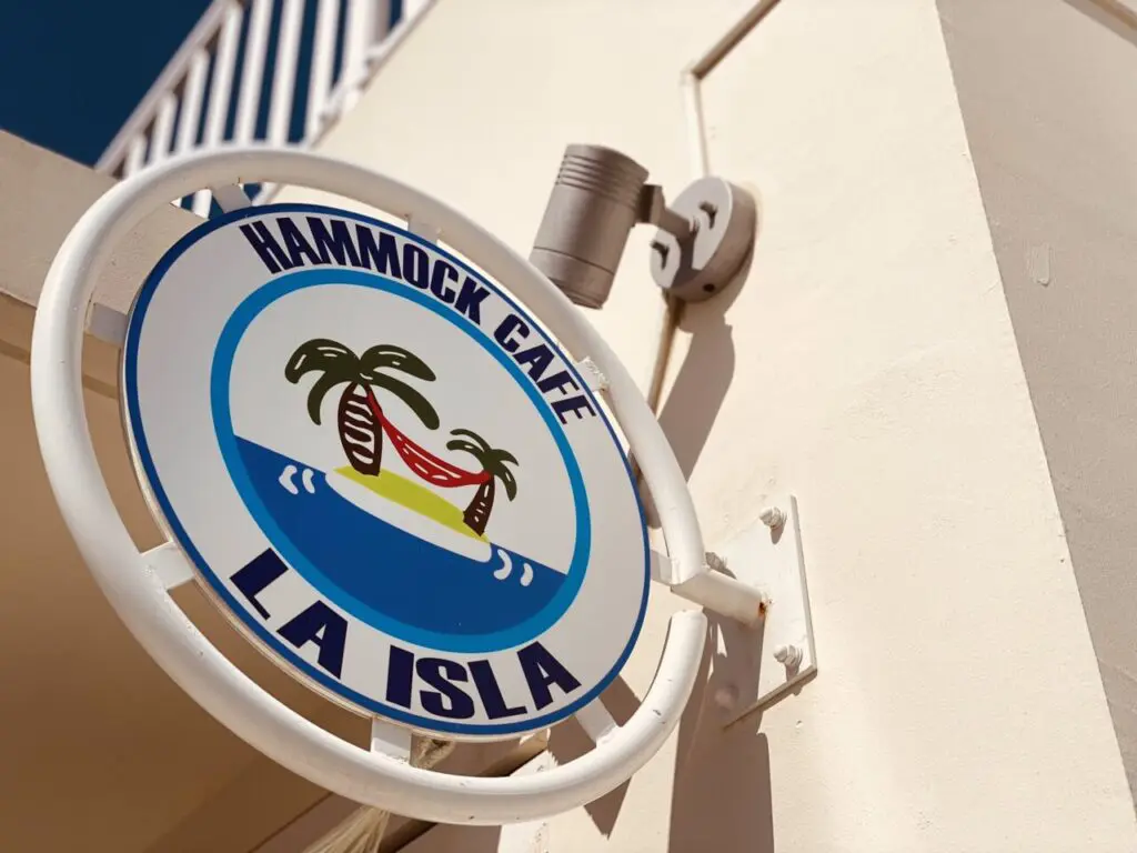 ハンモックに揺られながら海の絶景とメキシコ料理を心ゆくままに Hammock Cafe La Isla ハンモックカフェ ラ イスラ 沖縄県豊見城市瀬長