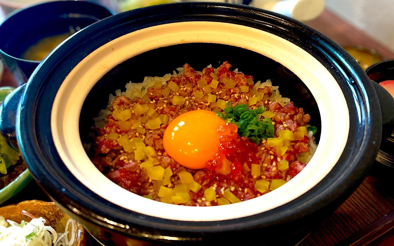 絶品炊き立て土鍋ご飯が食べられる!ランチや週末の夜は山城牛のすき焼きも「土鍋飯 ぽかぽか」那覇市久茂地にオープン!
